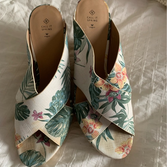 Call It Spring vegan Tropical Print Espadrille Wedges size 10 - Picture 3 of 5